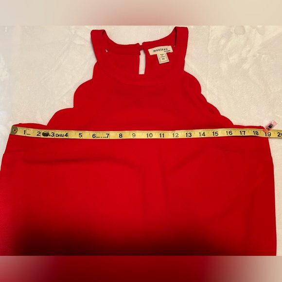 Monteau red sleeveless top with scalloped edges and button back size M - Picture 7 of 7